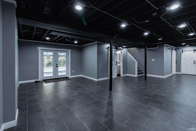 8400 Old State Road, Evansville, IN 47710