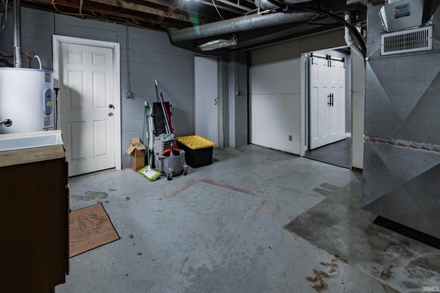 8400 Old State Road, Evansville, IN 47710