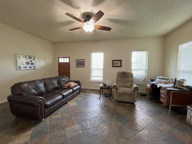 218 Lcr 743, Thornton, TX 76687