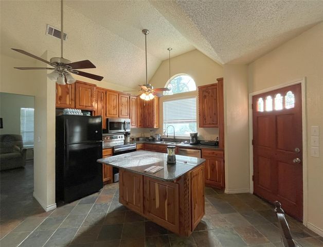 218 Lcr 743, Thornton, TX 76687