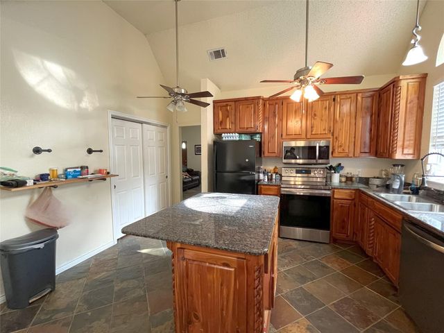 218 Lcr 743, Thornton, TX 76687