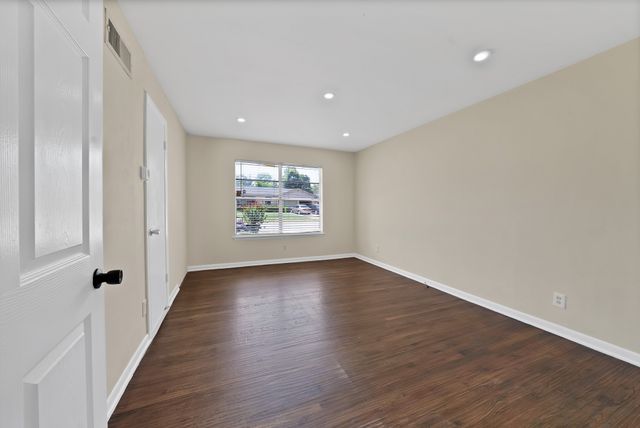 8533 Blossom Lane, Dallas, TX 75227