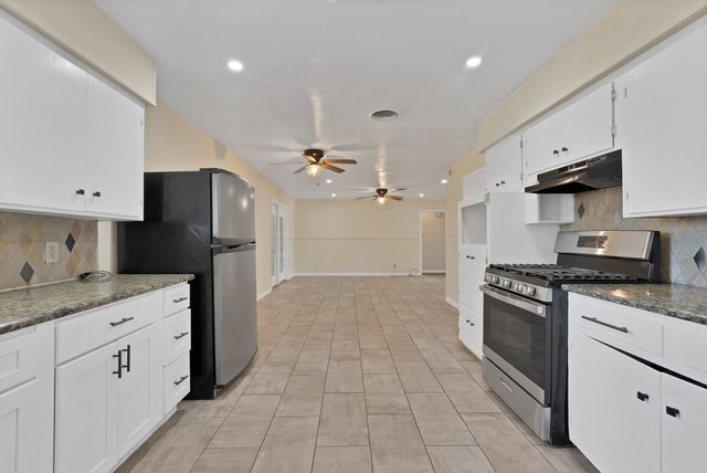 8533 Blossom Lane, Dallas, TX 75227