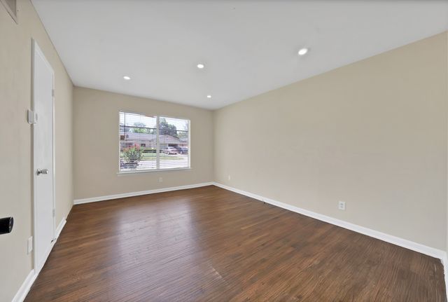 8533 Blossom Lane, Dallas, TX 75227