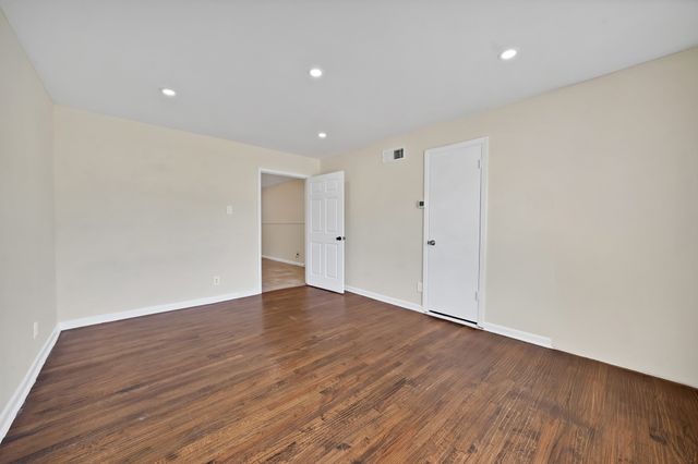 8533 Blossom Lane, Dallas, TX 75227
