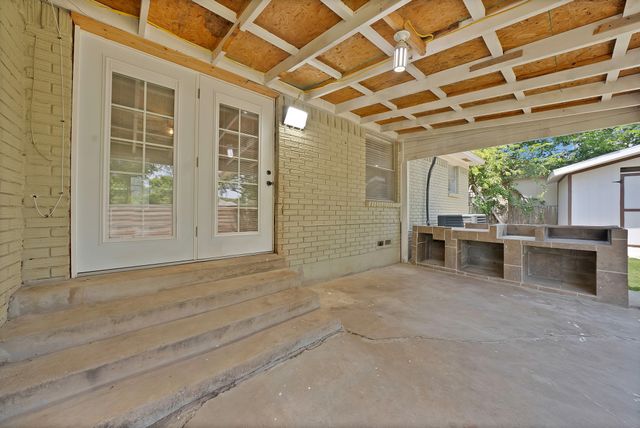 8533 Blossom Lane, Dallas, TX 75227