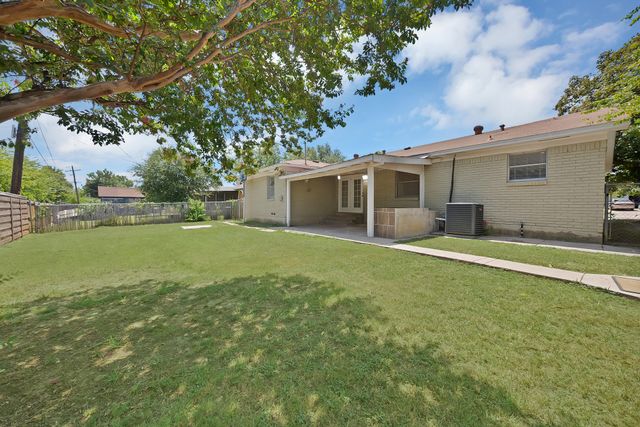 8533 Blossom Lane, Dallas, TX 75227