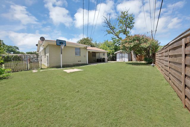 8533 Blossom Lane, Dallas, TX 75227