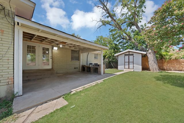 8533 Blossom Lane, Dallas, TX 75227