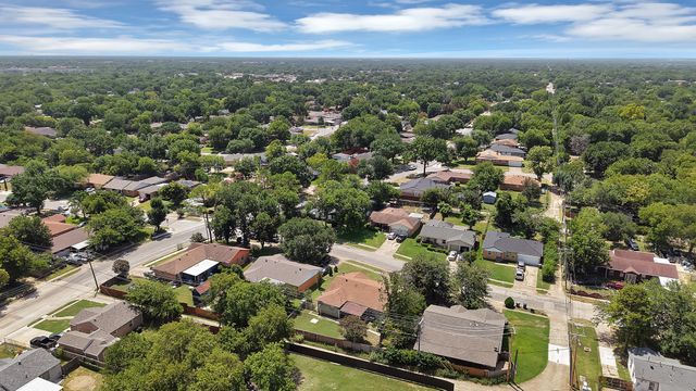 8533 Blossom Lane, Dallas, TX 75227