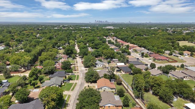 8533 Blossom Lane, Dallas, TX 75227