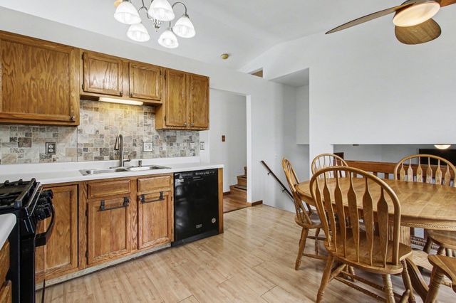 1412 Essex Drive, Chesterton, IN 46304