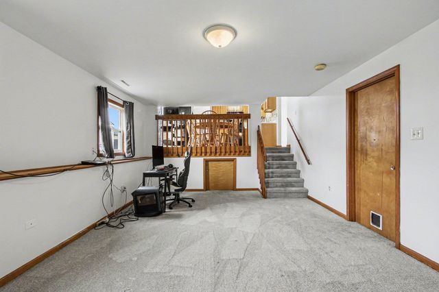 1412 Essex Drive, Chesterton, IN 46304