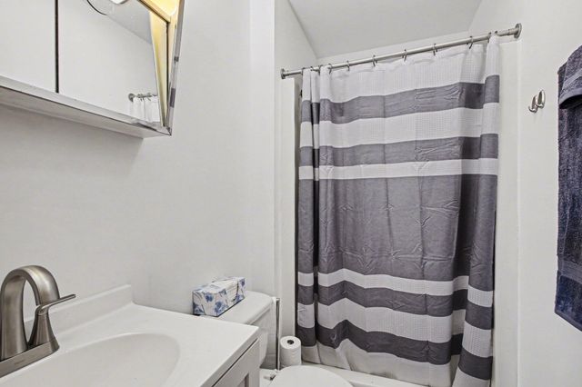 1412 Essex Drive, Chesterton, IN 46304