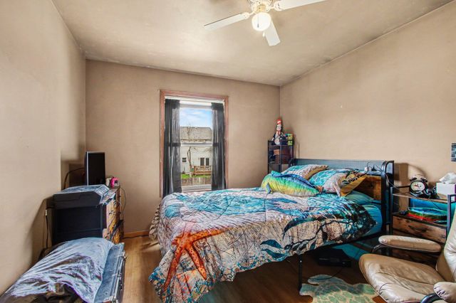 1412 Essex Drive, Chesterton, IN 46304