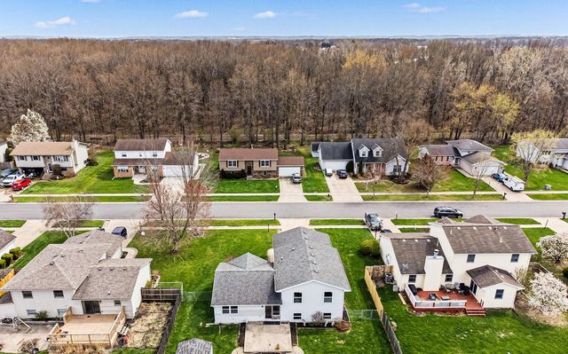 1412 Essex Drive, Chesterton, IN 46304