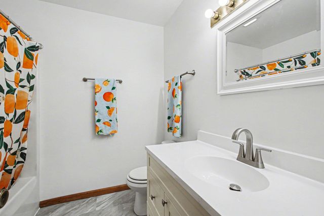 1412 Essex Drive, Chesterton, IN 46304