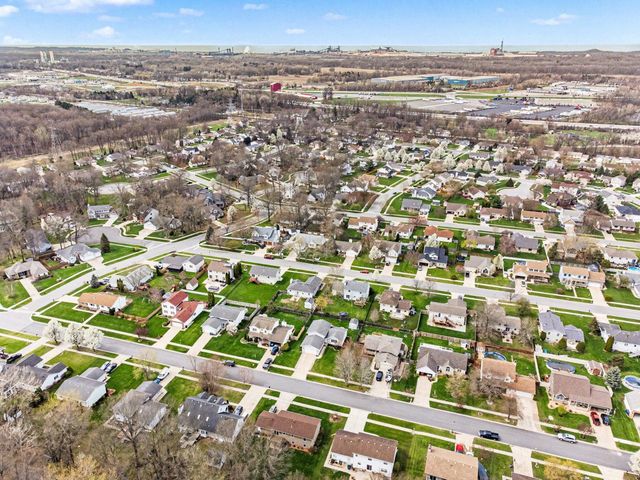 1412 Essex Drive, Chesterton, IN 46304