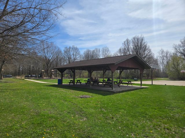 1412 Essex Drive, Chesterton, IN 46304