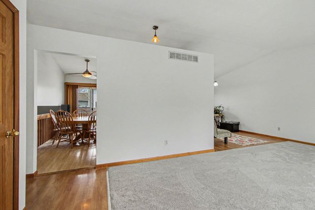1412 Essex Drive, Chesterton, IN 46304