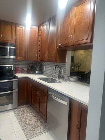 505 Holyoke Lane 505, Lake Worth Beach, FL 33461