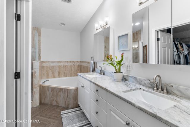 5870 39th Lane, Vero Beach, FL 32966