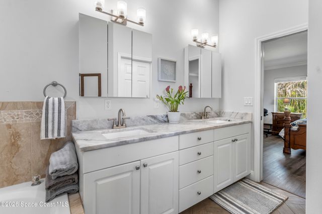 5870 39th Lane, Vero Beach, FL 32966