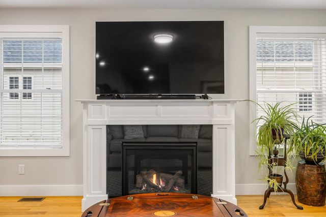 8 Mulberry Lane, Epping, NH 03042