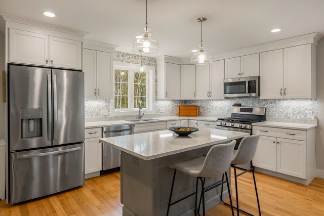 8 Mulberry Lane, Epping, NH 03042