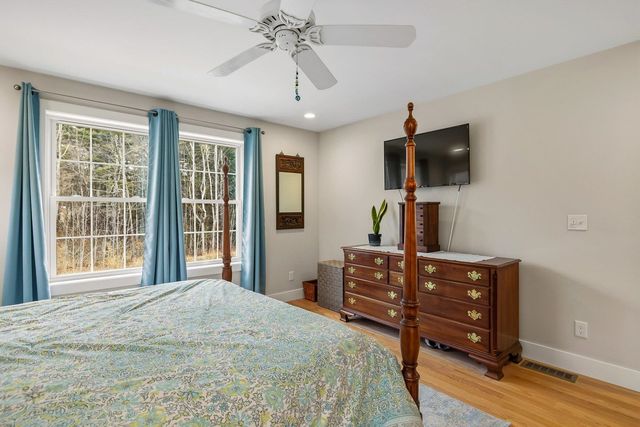 8 Mulberry Lane, Epping, NH 03042