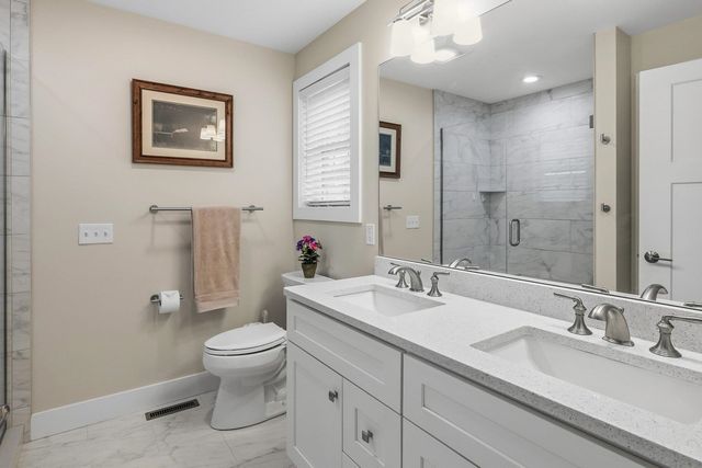 8 Mulberry Lane, Epping, NH 03042