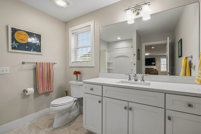 8 Mulberry Lane, Epping, NH 03042