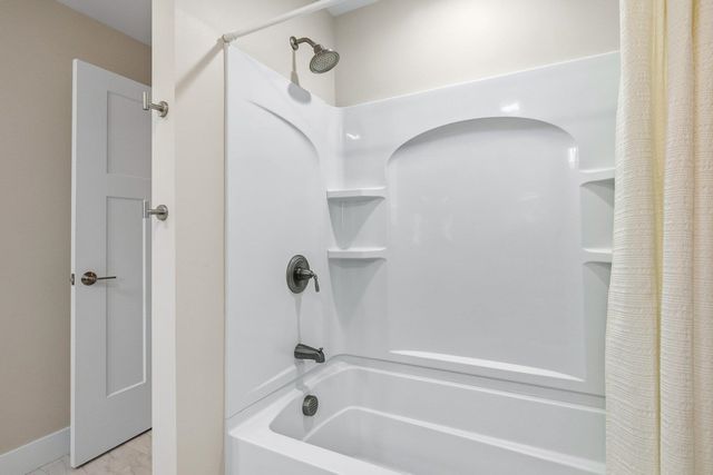 8 Mulberry Lane, Epping, NH 03042