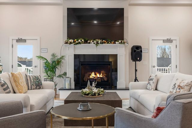 8 Mulberry Lane, Epping, NH 03042