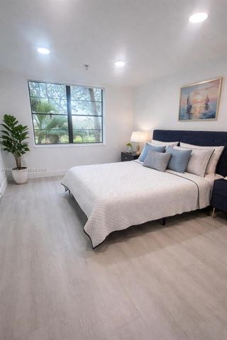 671 NE 195th Street 219E, Miami, FL 33179