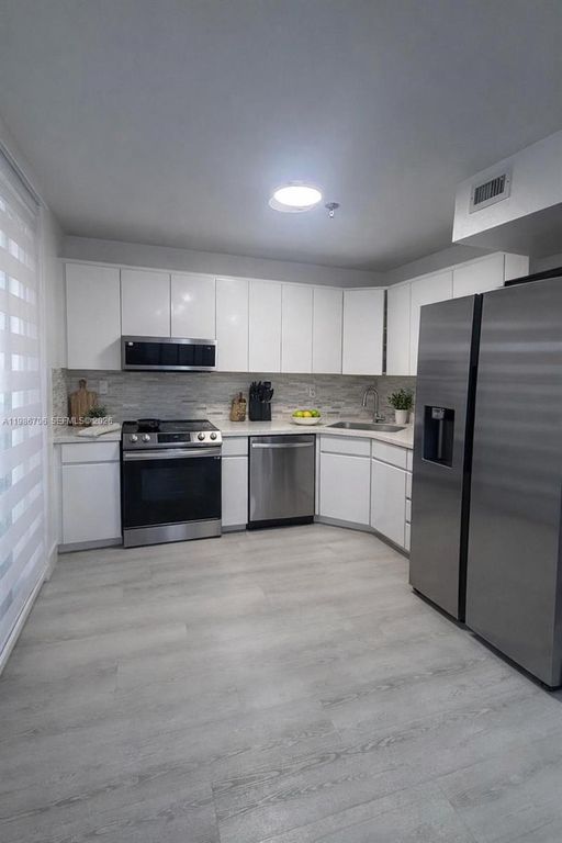 671 NE 195th Street 219E, Miami, FL 33179