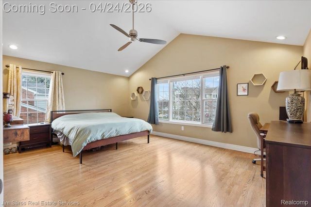 919 Cook Road, Grosse Pointe Woods, MI 48236