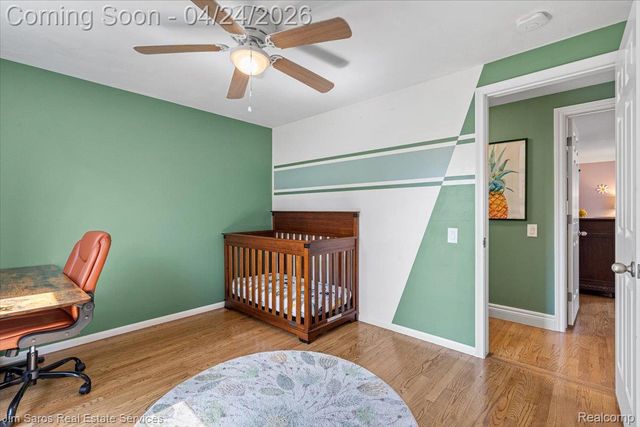 919 Cook Road, Grosse Pointe Woods, MI 48236