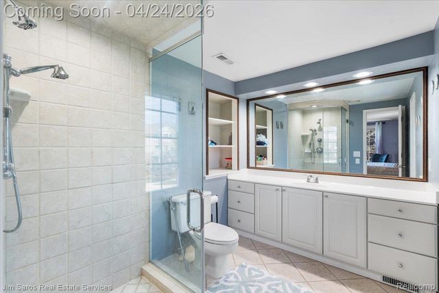 919 Cook Road, Grosse Pointe Woods, MI 48236
