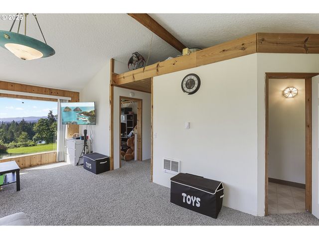 33411 BLAHA Rd, Warren, OR 97053