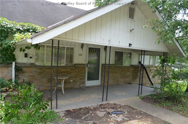 12158 Coal River Road, St Albans, WV 25177