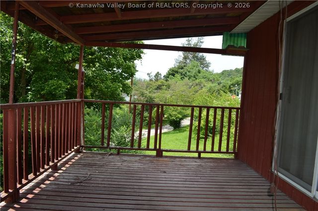 12158 Coal River Road, St Albans, WV 25177