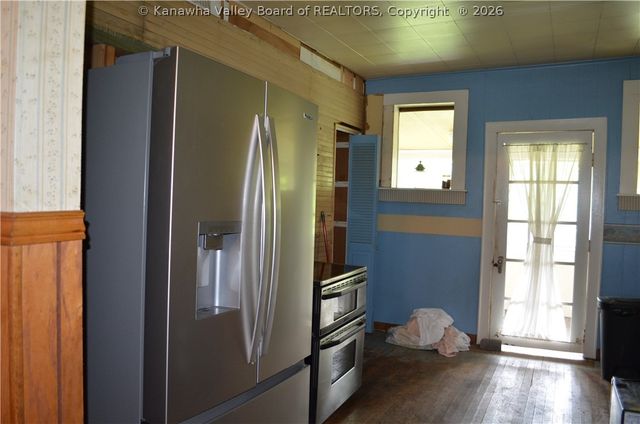 12158 Coal River Road, St Albans, WV 25177