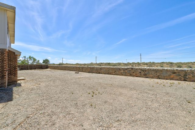 11 Apache Plume Road, Los Lunas, NM 87031
