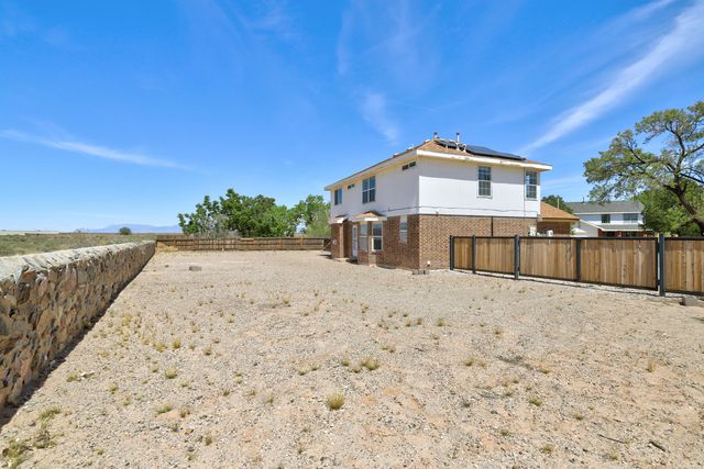 11 Apache Plume Road, Los Lunas, NM 87031