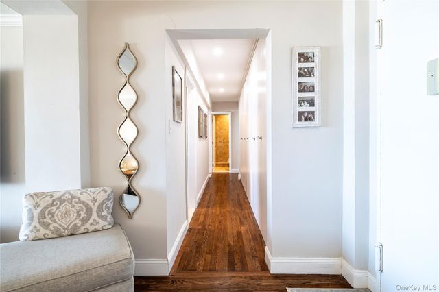 522 Shore Road 4W, Long Beach, NY 11561