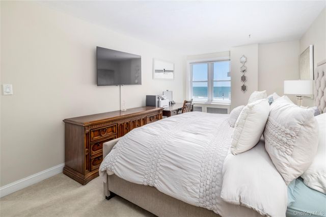 522 Shore Road 4W, Long Beach, NY 11561