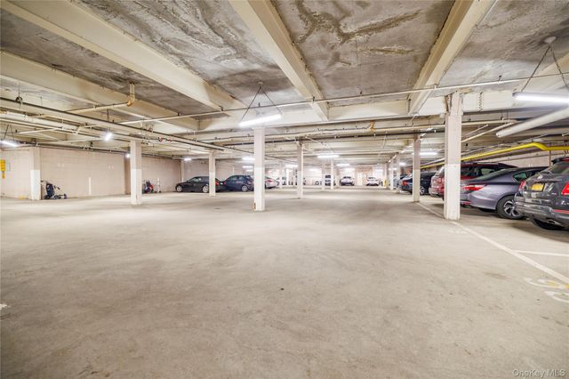 522 Shore Road 4W, Long Beach, NY 11561