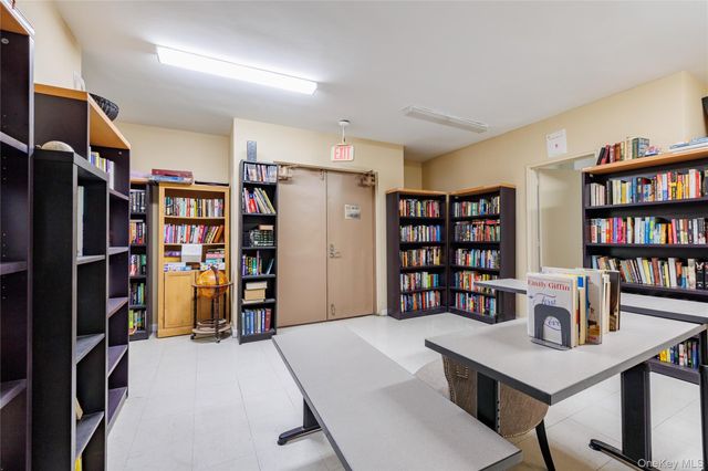 522 Shore Road 4W, Long Beach, NY 11561