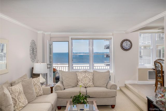522 Shore Road 4W, Long Beach, NY 11561